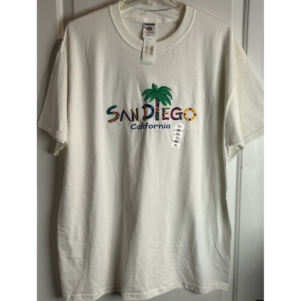 Vintage 80’s - 90’s San Diego Embroidered T-shirt 3D Size XL